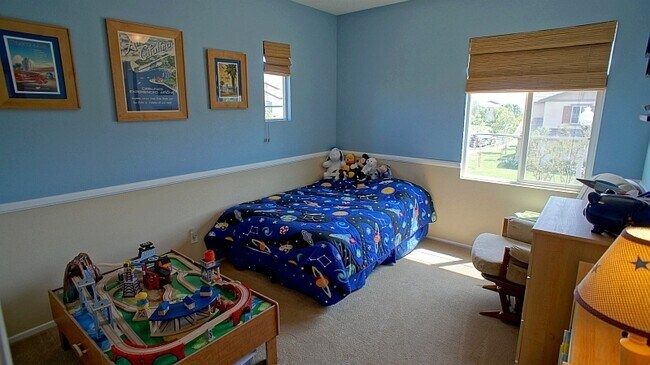 Building Photo - COMING SOON! Spacious 4-Bedroom Townhome w...