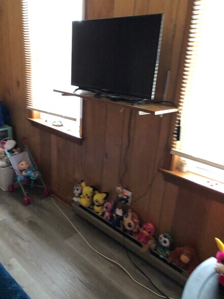 Building Photo - 701 Market St