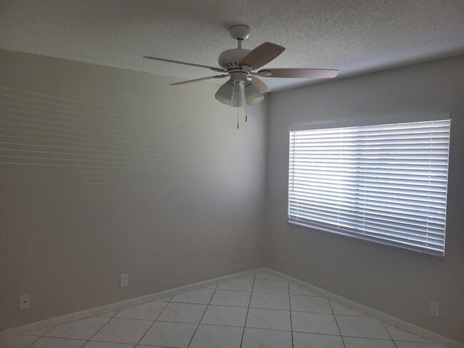 Building Photo - 7301 Amberly Ln