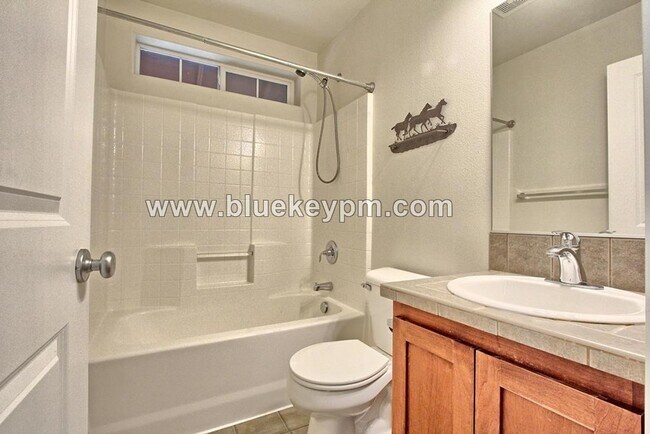 Building Photo - 16220 SW Gage Ln