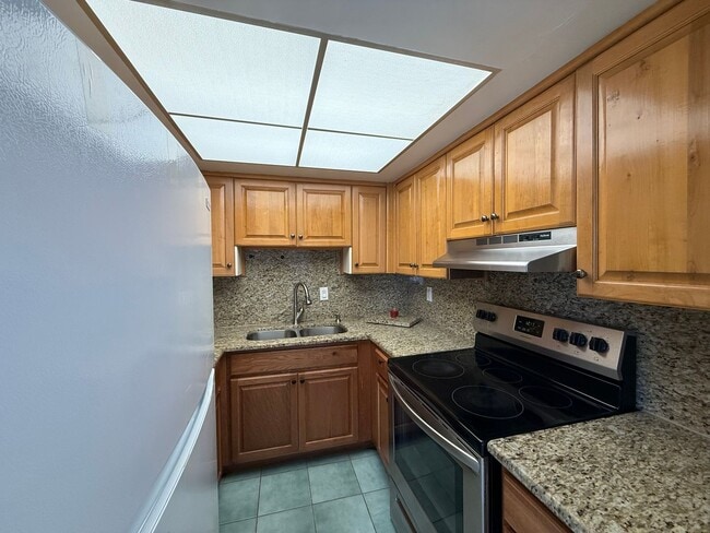 Building Photo - Freshly Remodeled - 1 Bedroom Unfurnished ...