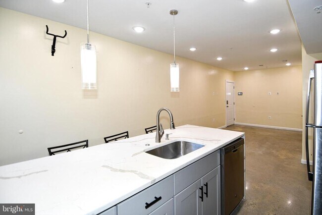 Building Photo - 1040 Bladensburg Rd NE