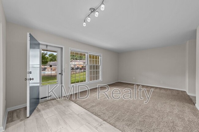 Building Photo - 4605 Coronado Dr