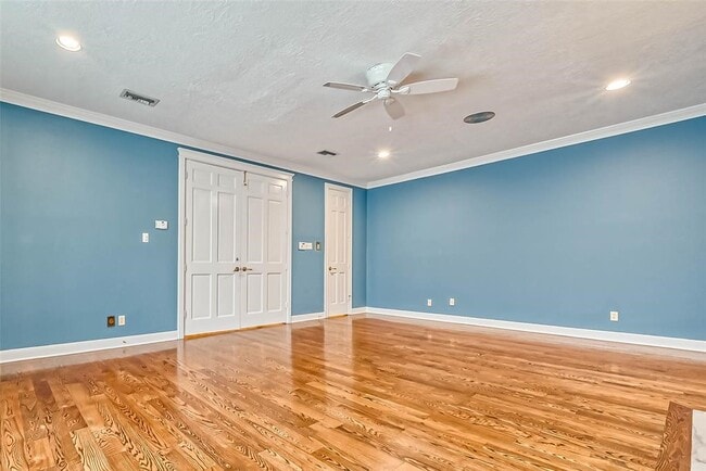 Building Photo - 1331 Bissonnet St