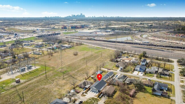 Building Photo - 5201 Fairchild St