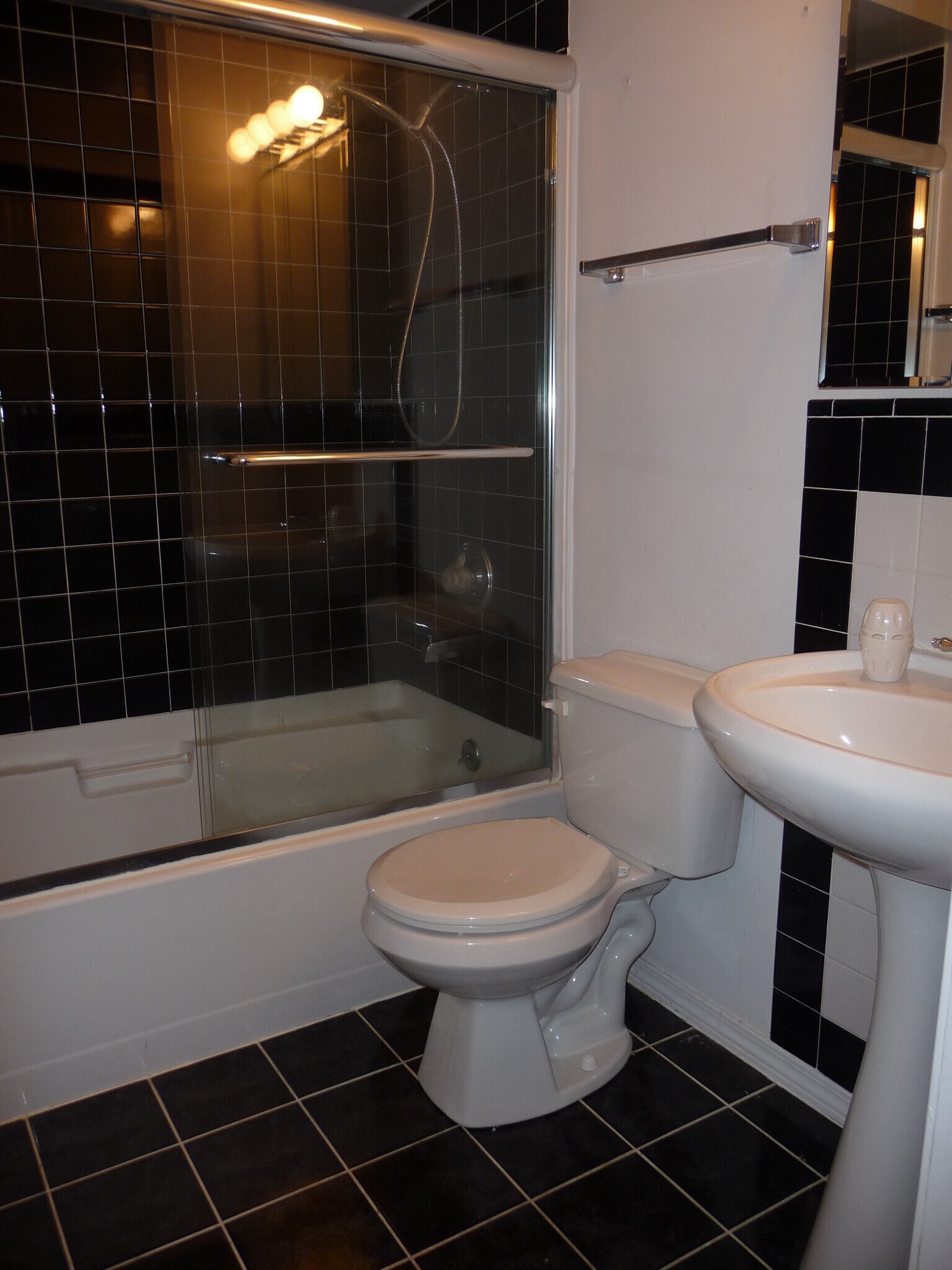 Building Photo - 920 Jonathon Ct