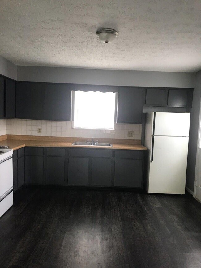 Building Photo - 152 Fairfax Way