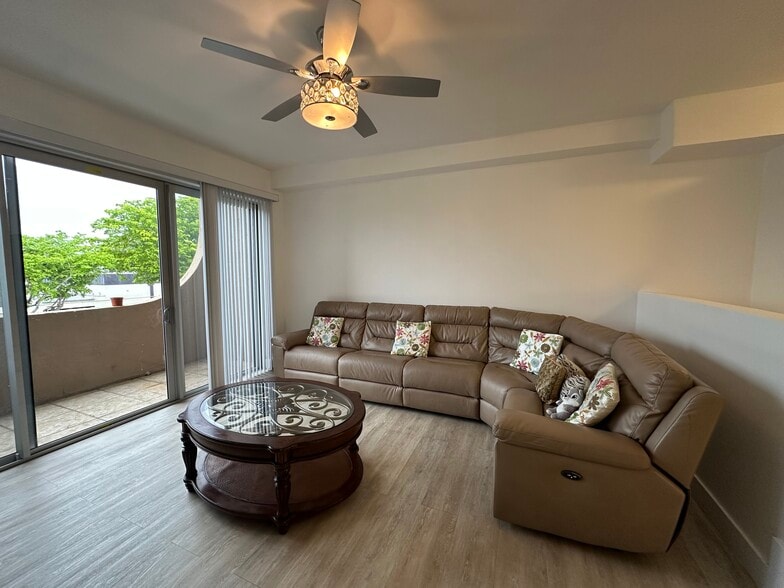 Building Photo - 10900 SW 104th St