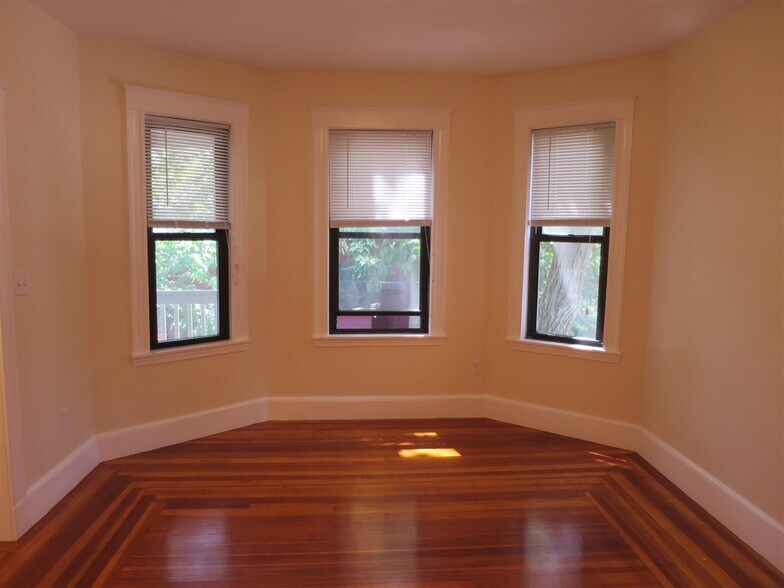 Building Photo - 3 Harris St