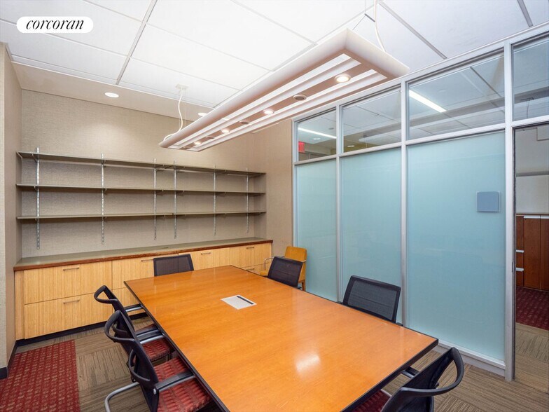 Building Photo - 402 E 67th St