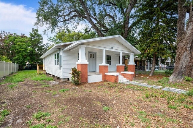 Building Photo - 3204 E 23rd Ave