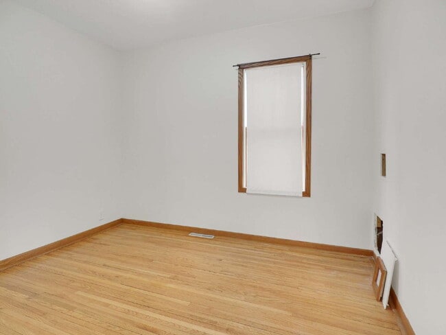 Building Photo - Cozy 4 Bed home in Lauderdale