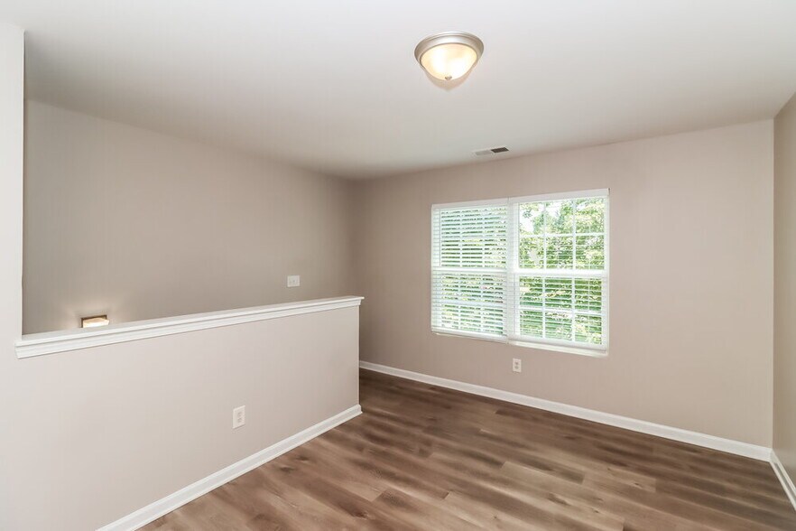 Building Photo - 5604 Chiefly Ct