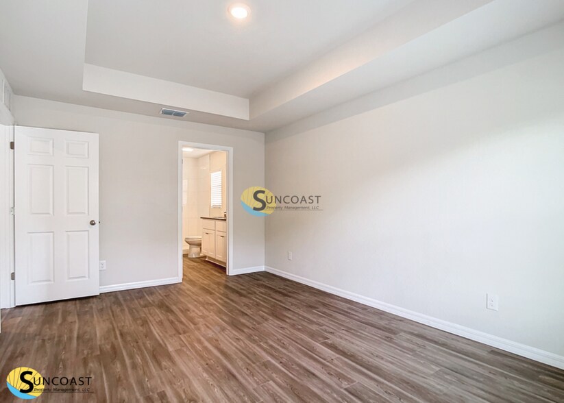 Building Photo - 17927 SW 32nd Cir