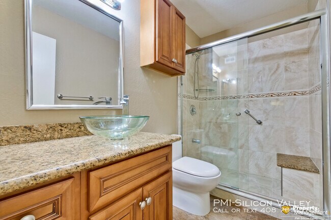 Building Photo - 520 S Cascade Terrace