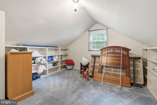 Building Photo - 1316 Heller Dr