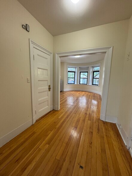 Primary Photo - 1 Brighton Ave
