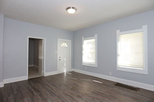 Building Photo - 2 Bedroom Indianapolis House!