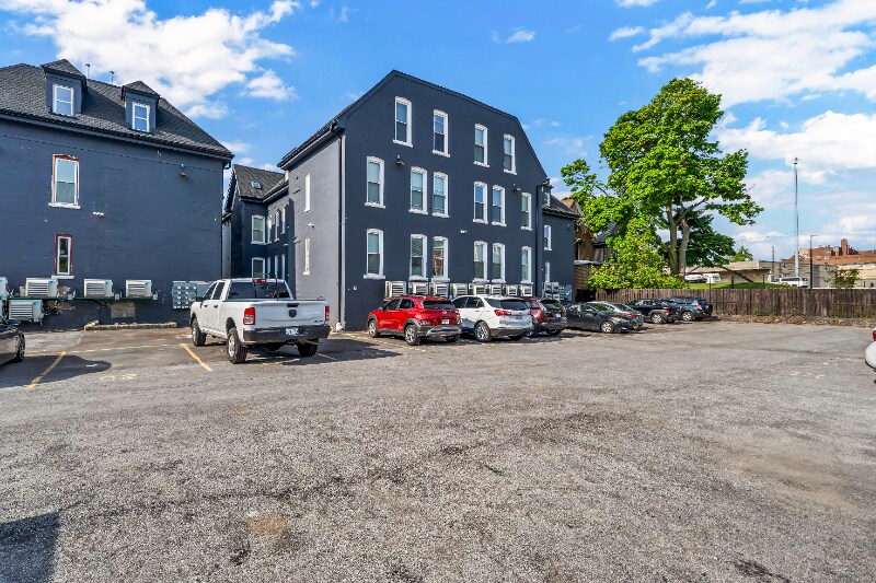 Building Photo - 36 E Utica St