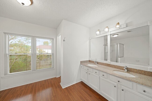 Building Photo - 21226 Park Willow Dr