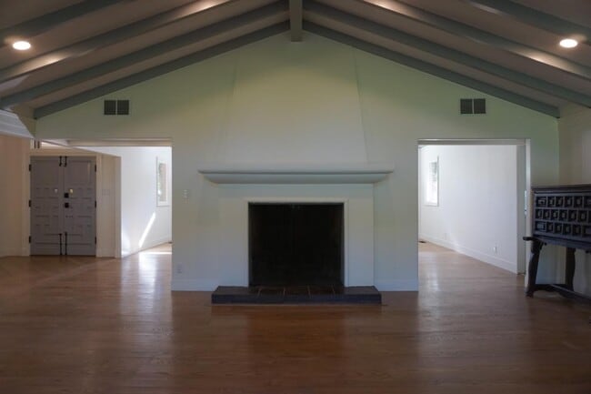 Building Photo - 30 Genevra Rd