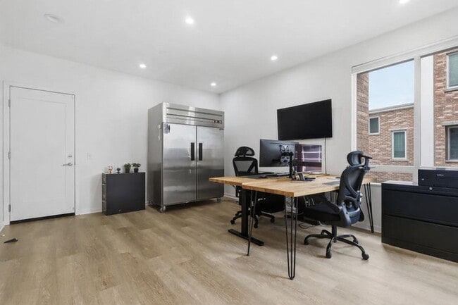 Building Photo - Detached Townhome - Private Roof Deck - With 360 Panoramic Views