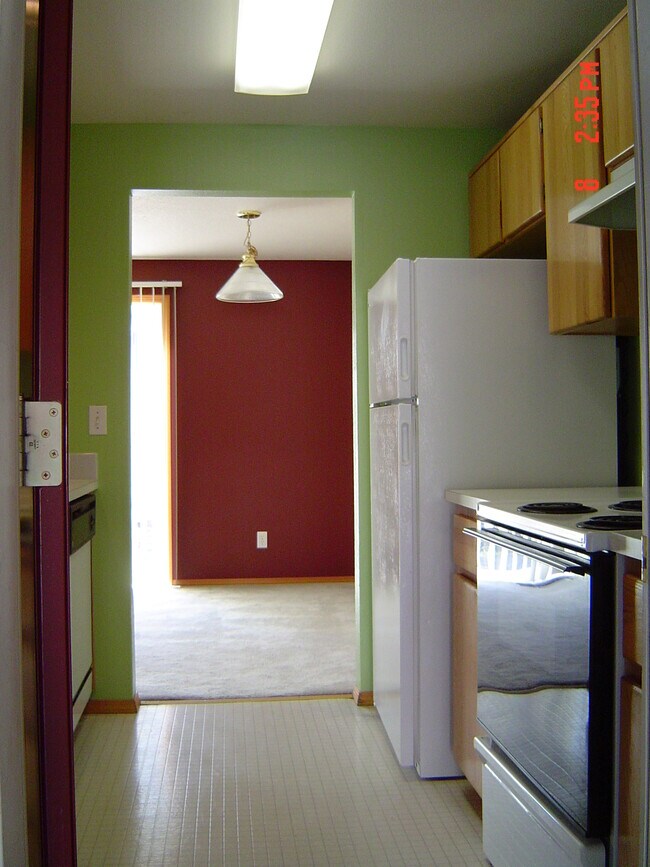Building Photo - 3935 SW Pinewood Way