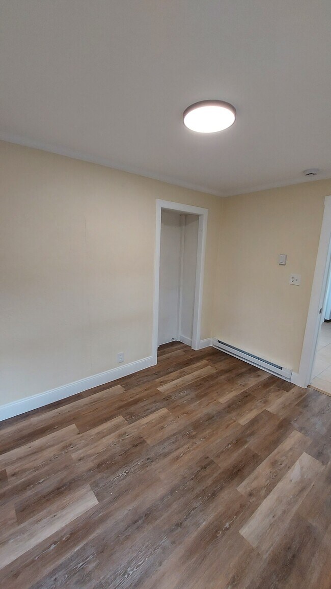 Building Photo - Carriage Apartments