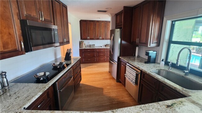 Building Photo - 521 Whitewater Way