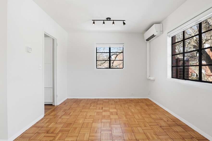 Building Photo - 3115 Martha Custis Dr