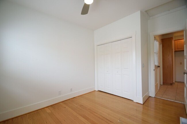 Building Photo - 1732