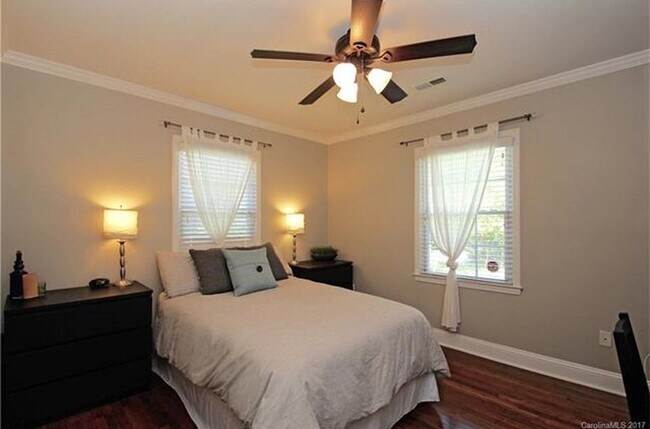 Building Photo - Beautiful Home in the Heart of NoDa!