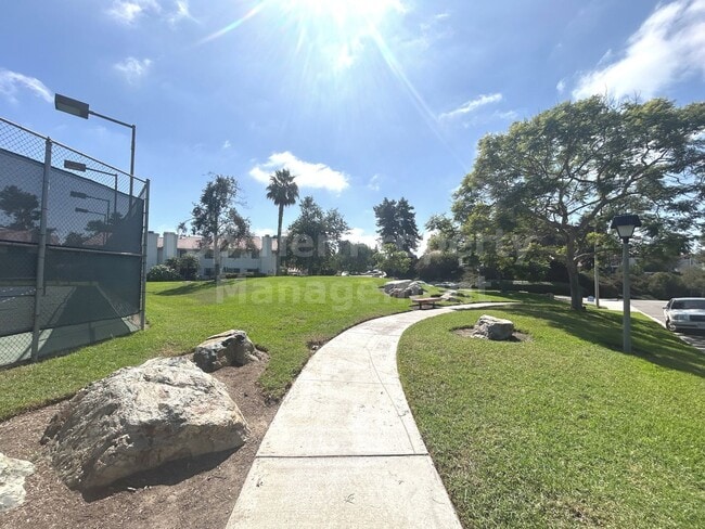 Building Photo - ***Charming 3 bed / 2.5 bath / 1,501 sqft ...