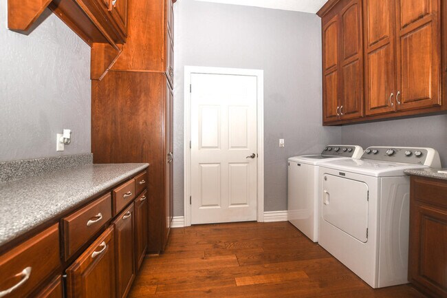 Building Photo - 21685 Merion Ct
