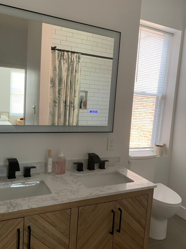 Master suite - 2030 S 22nd St