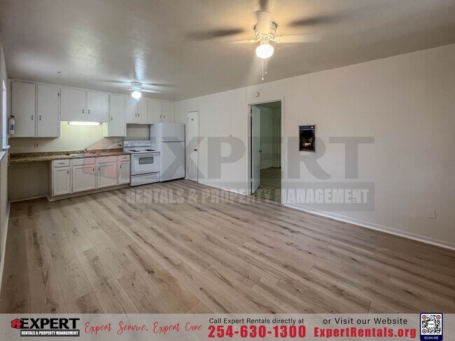 Building Photo - 1-Bedroom Home in Historic Killeen with New Flooring!!