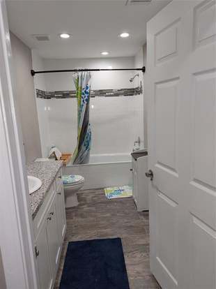 Building Photo - 3559 Balboa Cir