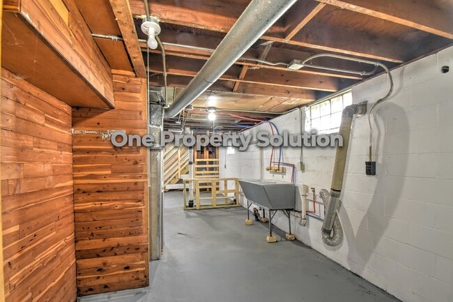 Building Photo - 2034 Pennsylvania St