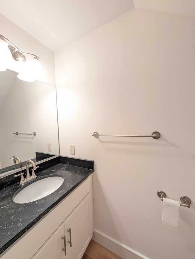 Building Photo - Weaverville Rental
