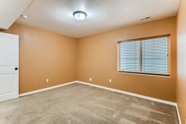 Building Photo - 12650 Handles Peak Way