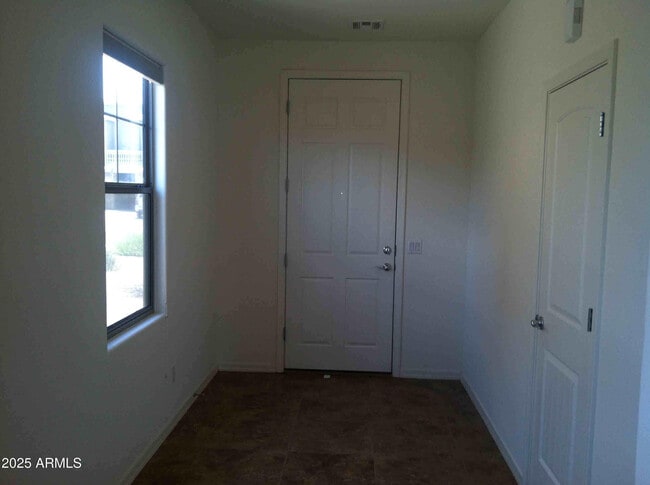 Building Photo - 3434 E Grand Canyon Dr