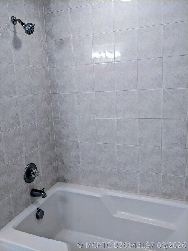 Building Photo - 1804 Blue Heron Ln