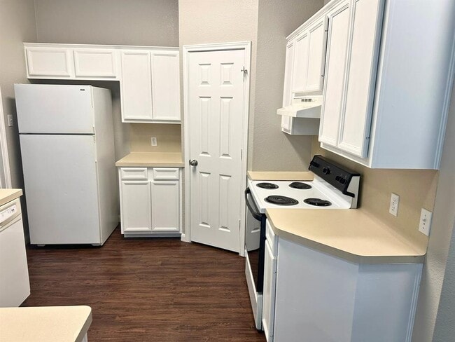 Building Photo - 1503 Cedar Park Dr