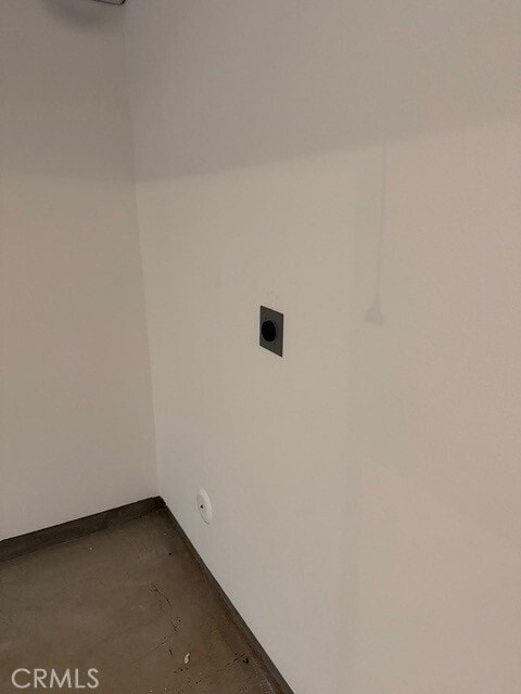 Building Photo - 2420 E Lincoln Ave