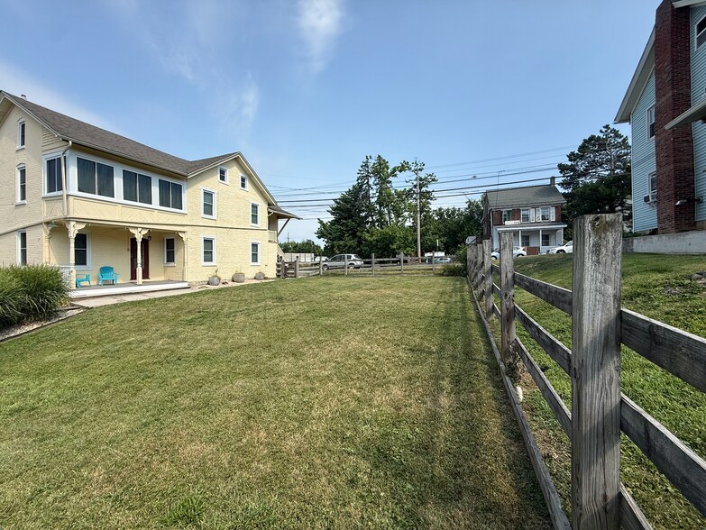 Building Photo - 6348 Memorial Rd