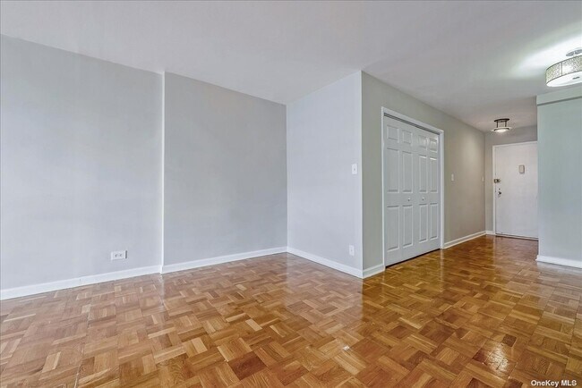 Building Photo - 102-10 66th Rd
