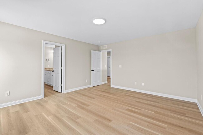 Building Photo - 112 Lambert Fld