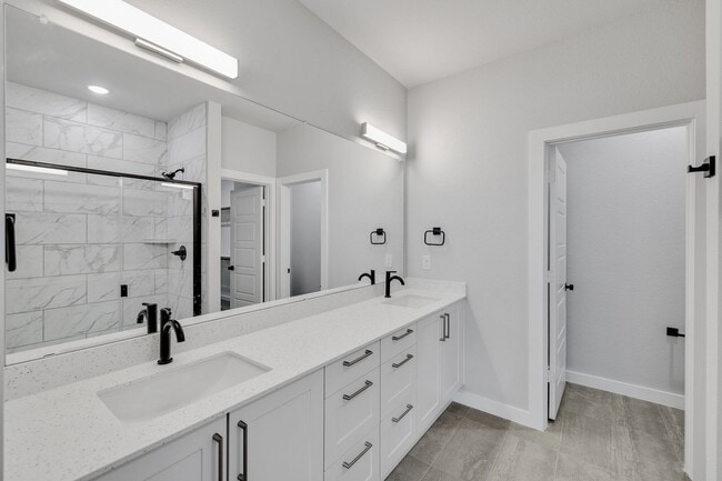 Building Photo - AVAILABLE NOW! LUXURIOUS DUPLEX LOCATED ON 1-ACRE LOT IN MIDLOTHIAN, TX!