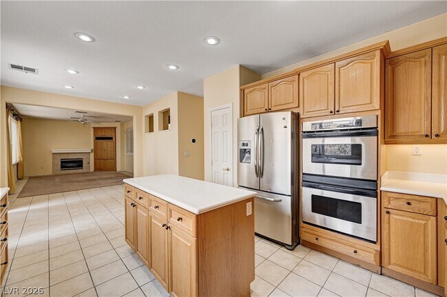 Building Photo - 2544 Kinnard Ave