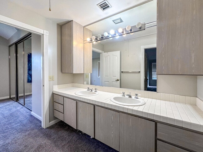 Building Photo - 3662 SW Sunset Trace Cir